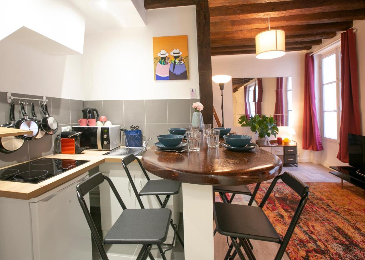 Authentic Apartment In Center Of Parisian Marais מראה חיצוני תמונה